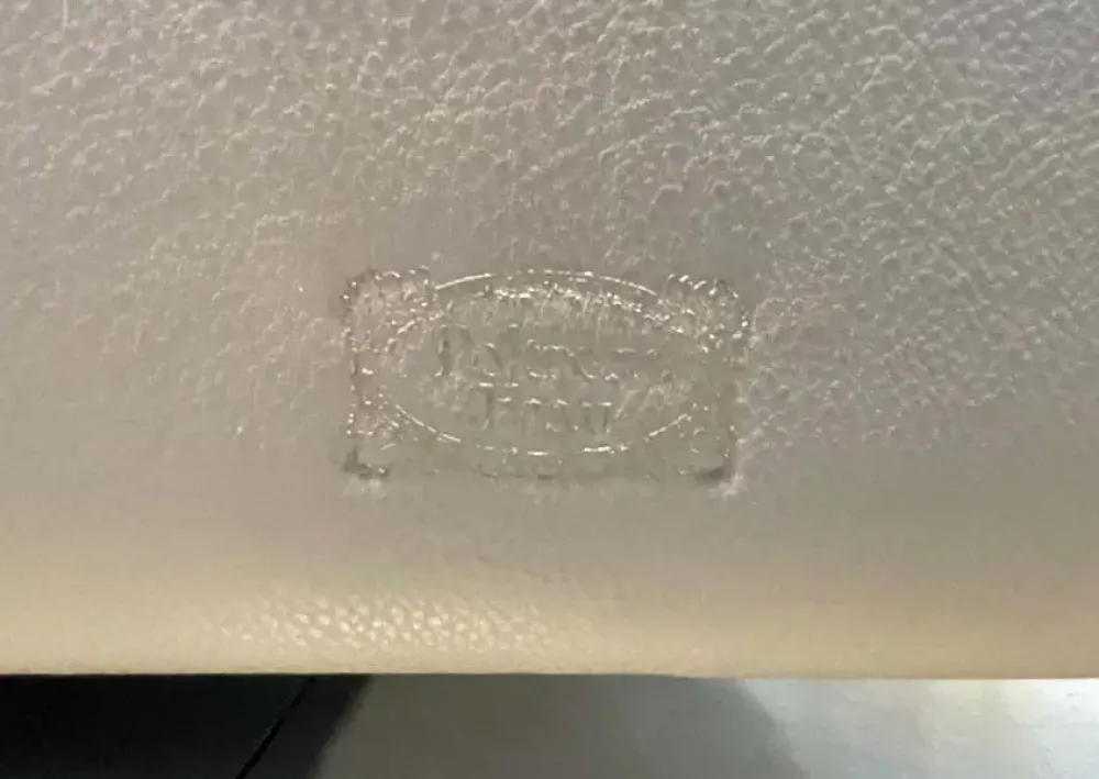 Divano Lineare Bretagne di a prezzo ribassato^Poltrona Frau Discount