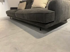 Divano lineare Brooklyn a PREZZO OUTLET scontato del 30% Divani