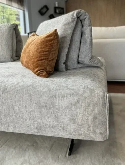 Artigianale Divano Lineare Divano di design abbraccio a 2083 Euro- Divani