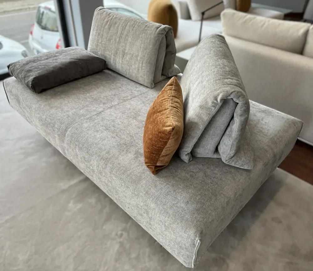 Artigianale Divano Lineare Divano di design abbraccio a 2083 Euro- Divani