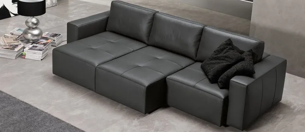 Excò Divano Lineare Divano mod.klauss con sedute estraibili rivestito in pelle fiore in promo-sconto del 50% a 2490 Euro- Divani