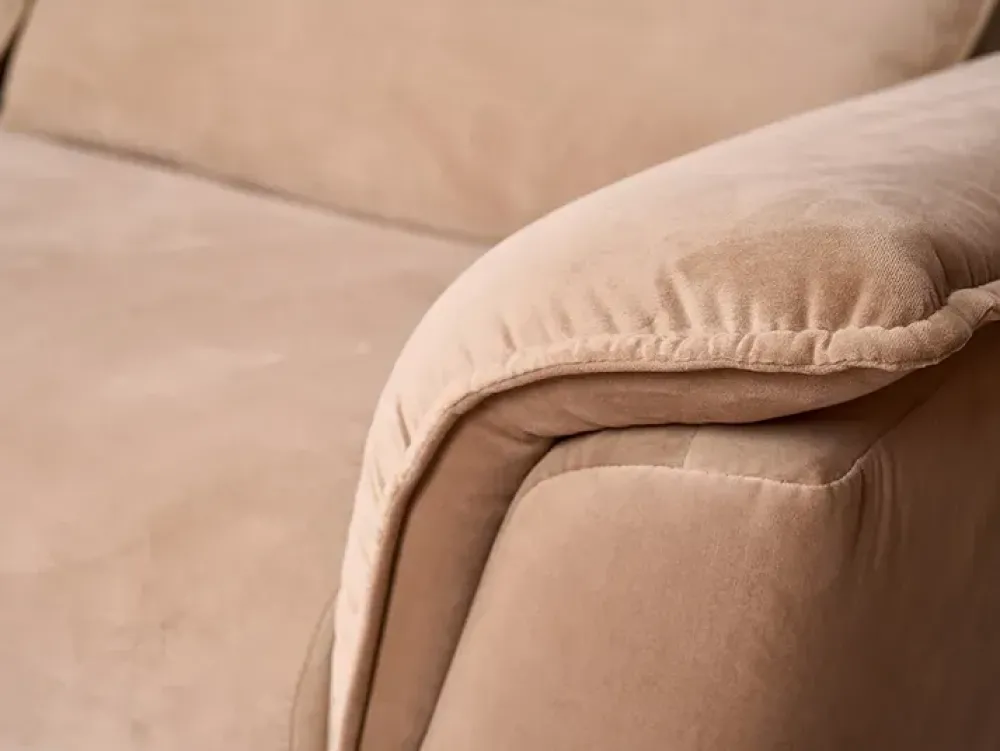 Outlet Divano Lineare Heros ad un prezzo imperdibile Divani