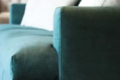 Divano Lineare modello Divano piuma velluto  di in offerta^Md work Online