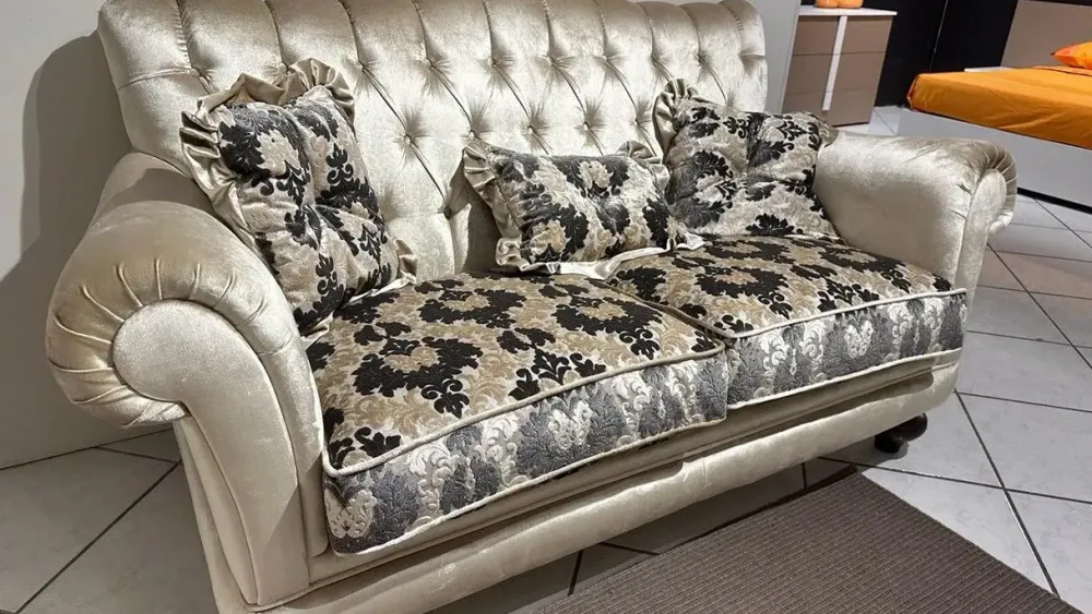 Artigianale Divano Lineare modello Giorgia di a prezzi outlet- Divani