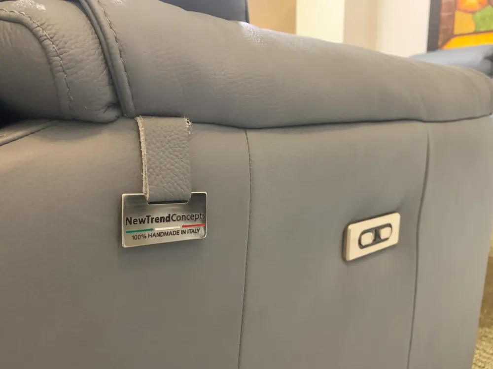 Artigianale Divano lineare modello Refrain di a prezzi convenienti- Divani