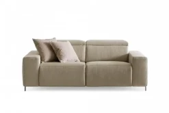 Le Comfort Divano Lineare modello Sebastian di con forte sconto- Divani