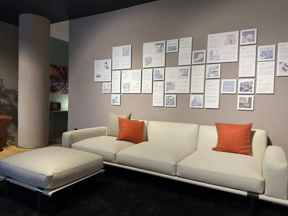 Divano Lineare pelle modello Let it be di^Poltrona Frau Discount