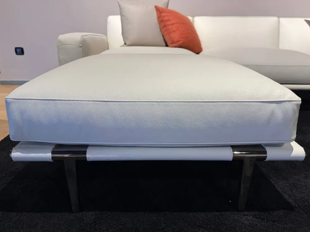 Divano Lineare pelle modello Let it be di^Poltrona Frau Discount