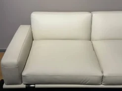 Divano Lineare pelle modello Let it be di^Poltrona Frau Discount