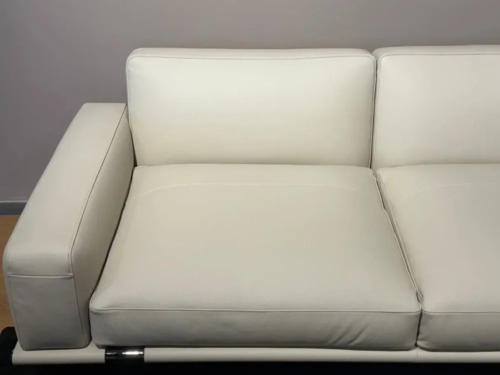 Divano Lineare pelle modello Let it be di^Poltrona Frau Discount