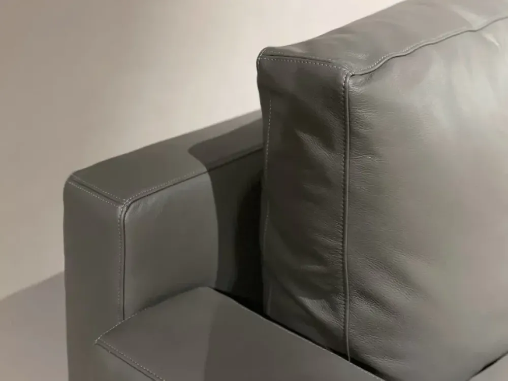 Divano Massimosistema in Pelle a prezzo scontato^Poltrona Frau Best