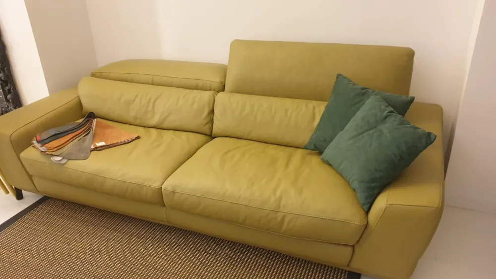 Hot Divano modello Rosental di a prezzi outlet Divani