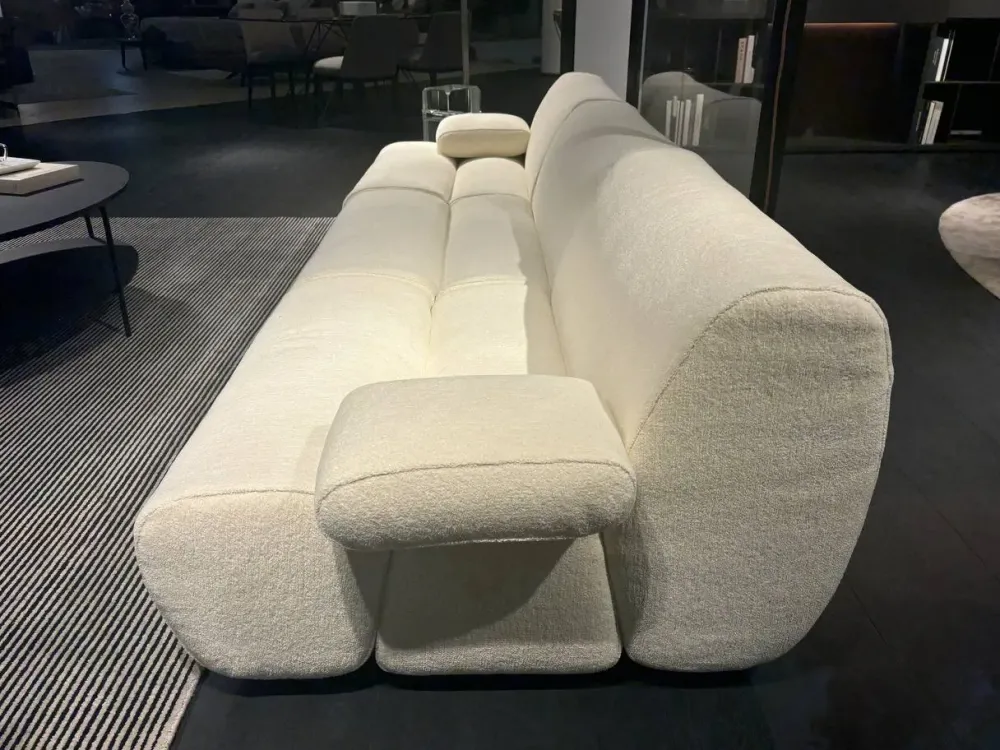 Poliform Divano Moderno Ernest con 3 posti a prezzo riservato- Divani