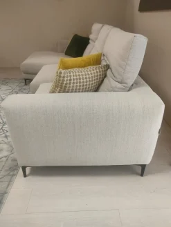 Divano moderno tessuto Capri di con sconto del - 25%^Rosini Discount