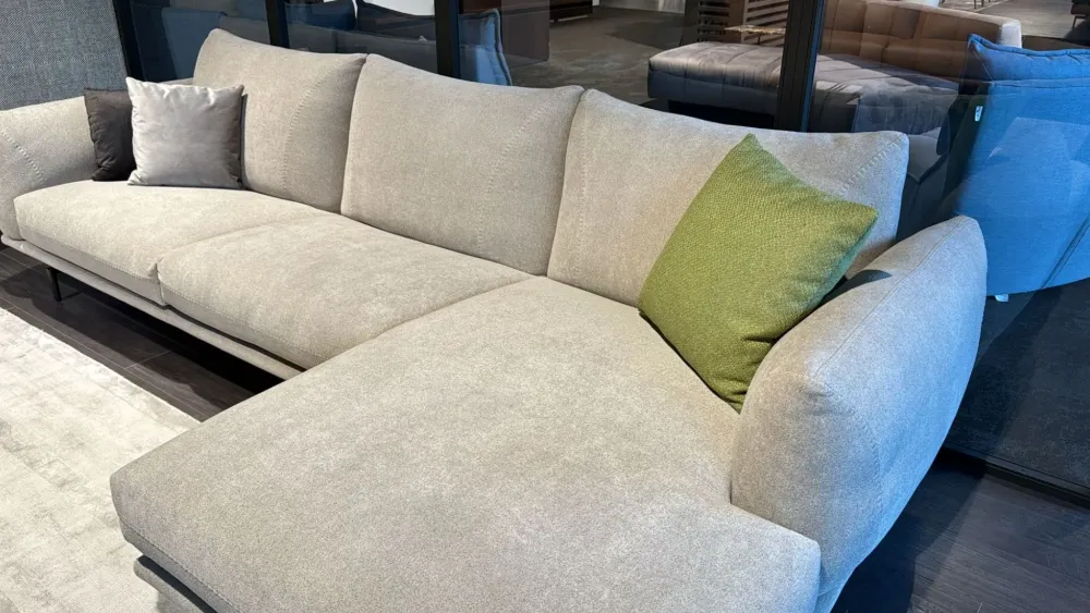 Calia Divano Nicolas in Tessuto non sfoderabile di scontato 39%- Divani