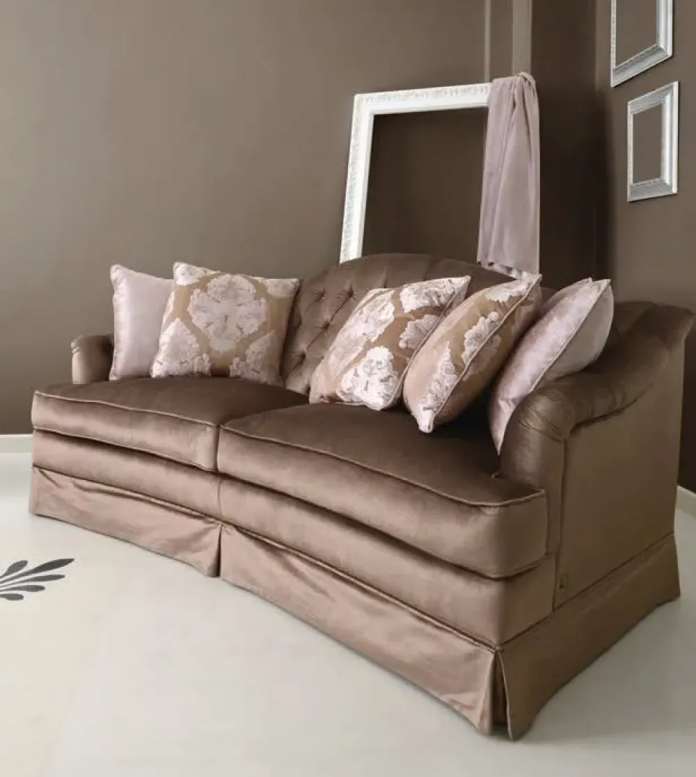 Outlet Divano Piuma doppio strato modello villa veneziana in Tessuto non sfoderabile di scontato 40% Divani