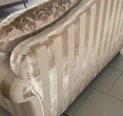 Divano pronta consegna come in foto. a prezzi vantaggiosi! Divani