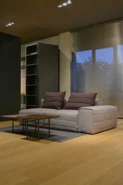 Gervasoni Divano Samet di in stile design a prezzo scontato- Divani