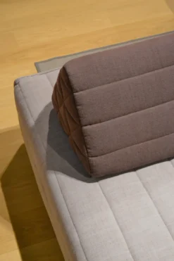 Gervasoni Divano Samet di in stile design a prezzo scontato- Divani