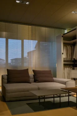 Gervasoni Divano Samet di in stile design a prezzo scontato- Divani