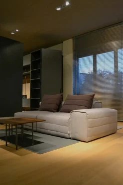 Gervasoni Divano Samet di in stile design a prezzo scontato- Divani