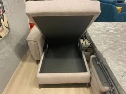 Divano Sasha di in stile moderno a prezzo scontato^Collezione esclusiva Online