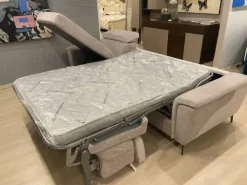 Divano Sasha di in stile moderno a prezzo scontato^Collezione esclusiva Online