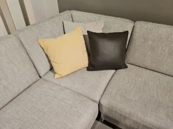 Outlet Divano Square in Tessuto sfoderabile  di scontato 37% Divani