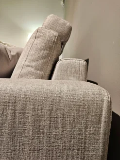 Outlet Divano Square in Tessuto sfoderabile  di scontato 37% Divani