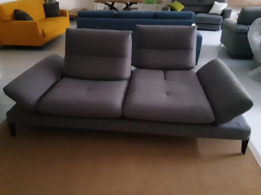 Divano tessuto in poliuretano a prezzo Outlet^Nicoletti Home New