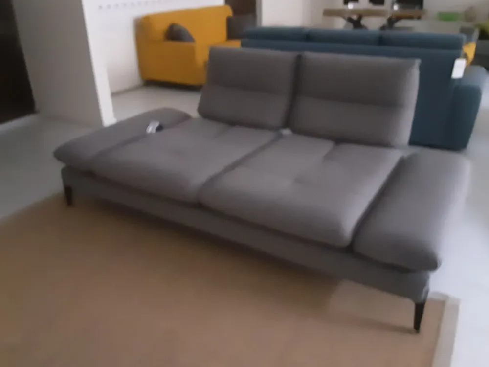 Divano tessuto in poliuretano a prezzo Outlet^Nicoletti Home New