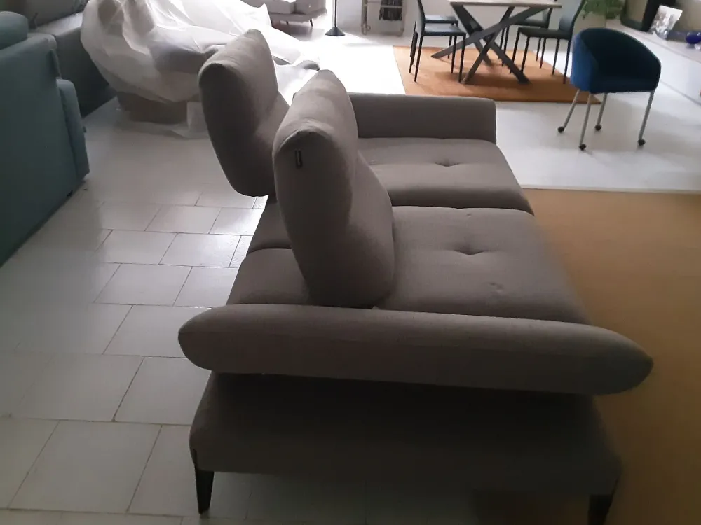 Divano tessuto in poliuretano a prezzo Outlet^Nicoletti Home New