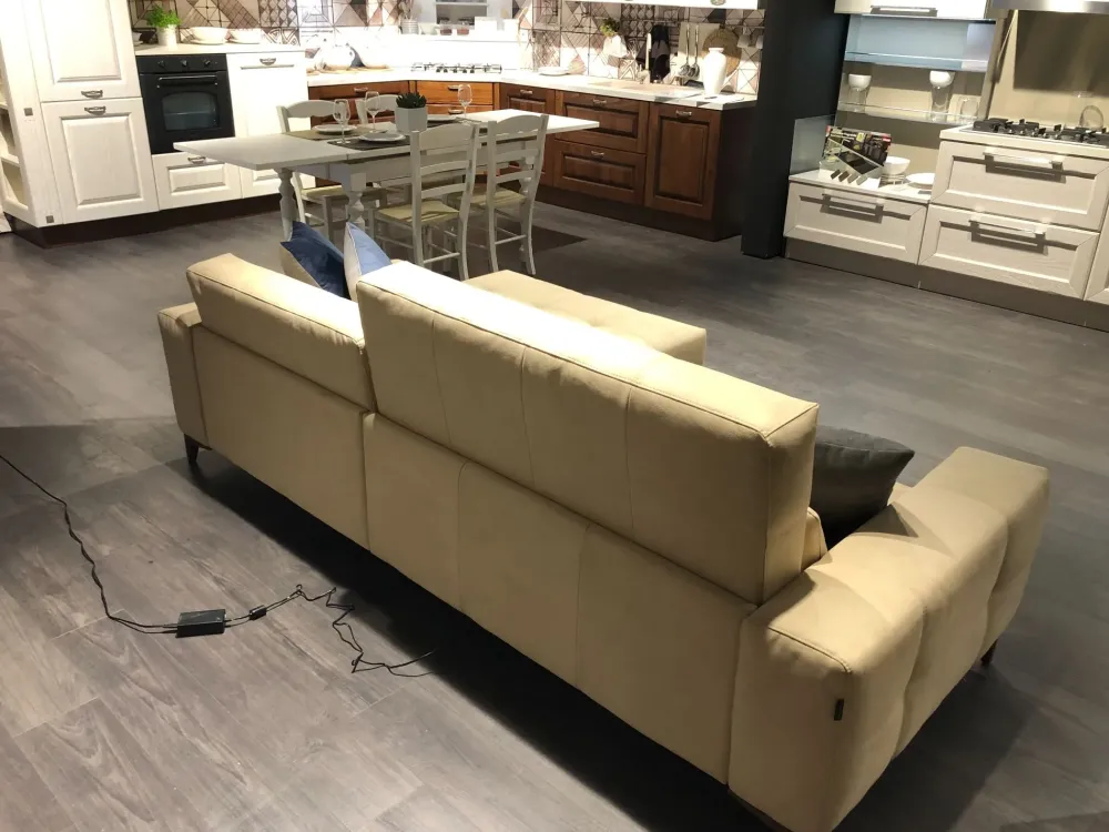 Outlet Divano Tiffany in Microfibra non sfoderabile di scontato 60% Divani