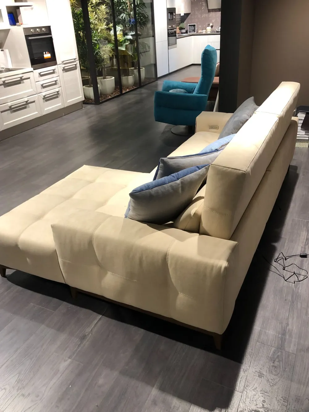 Outlet Divano Tiffany in Microfibra non sfoderabile di scontato 60% Divani