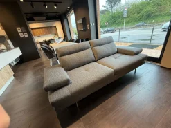 Calia Divano Toby wing di in stile design a prezzo scontato- Divani