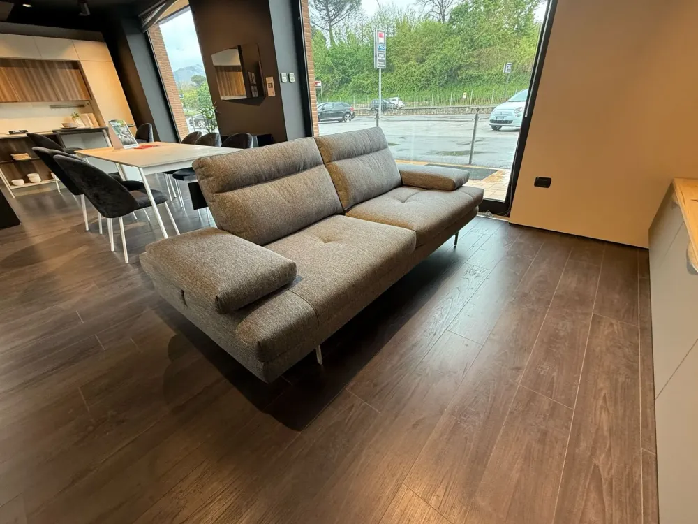 Calia Divano Toby wing di in stile design a prezzo scontato- Divani