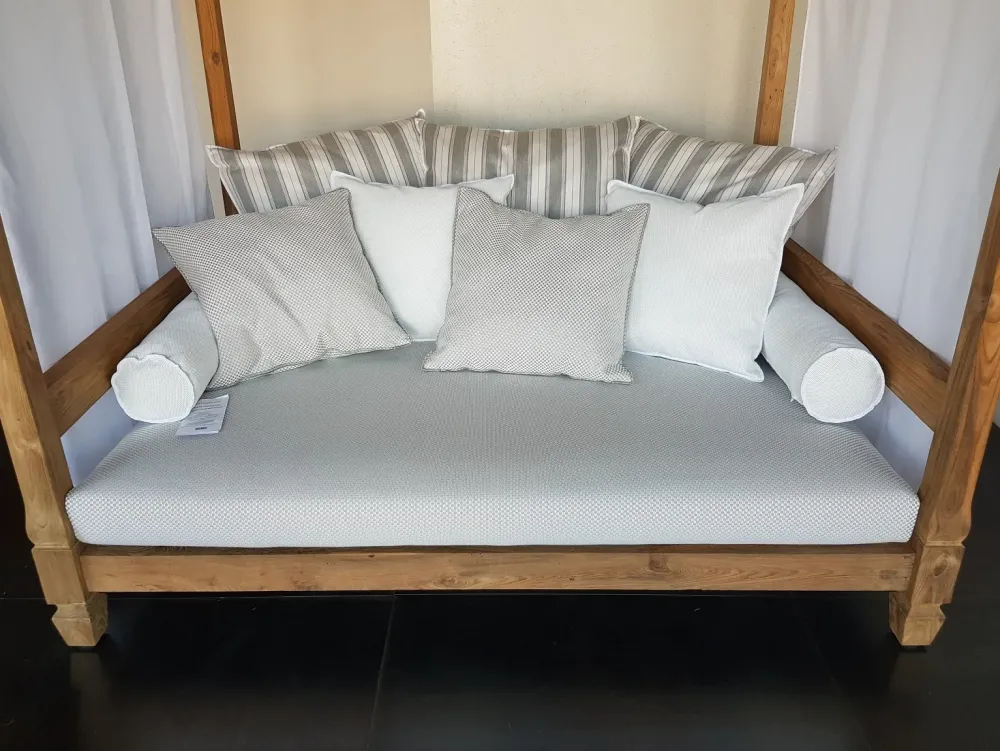 Gervasoni Jeko 07 : divano da giardino con forte sconto- Divani Da Giardino