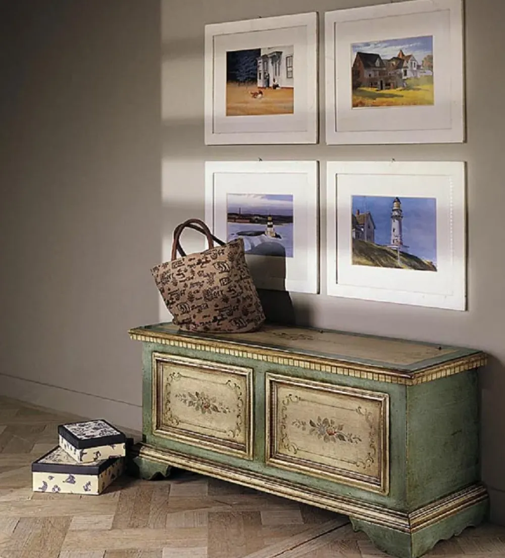 Ingresso classico modello Cassapanca laccata con decori in promo-sconto del 40% di a PREZZI OUTLET^Artigianale Hot