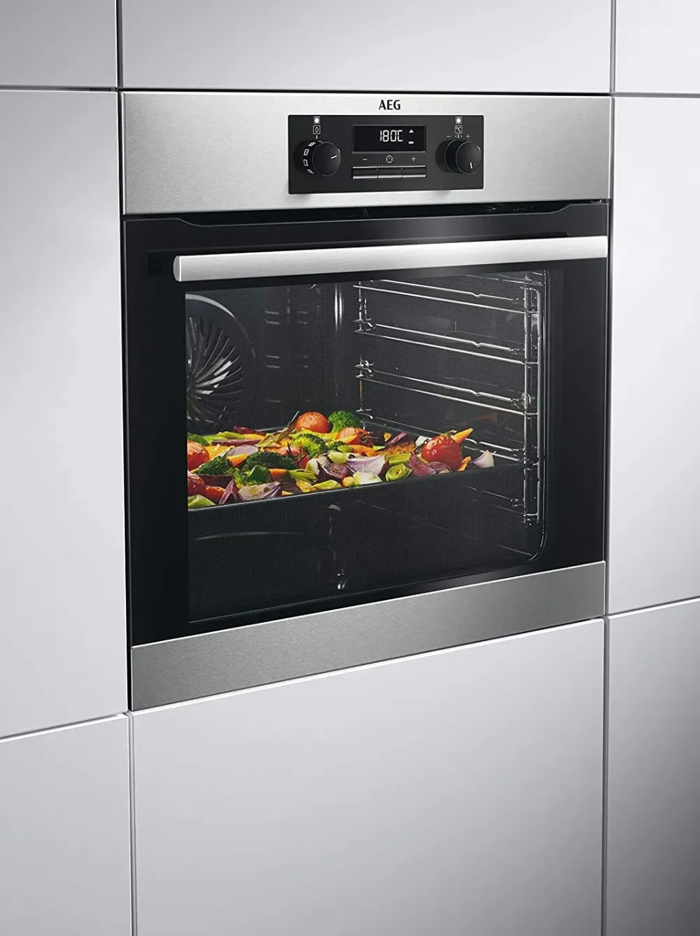 AEG Innovativo forno Beb331010m in Offerta Outlet- Forno