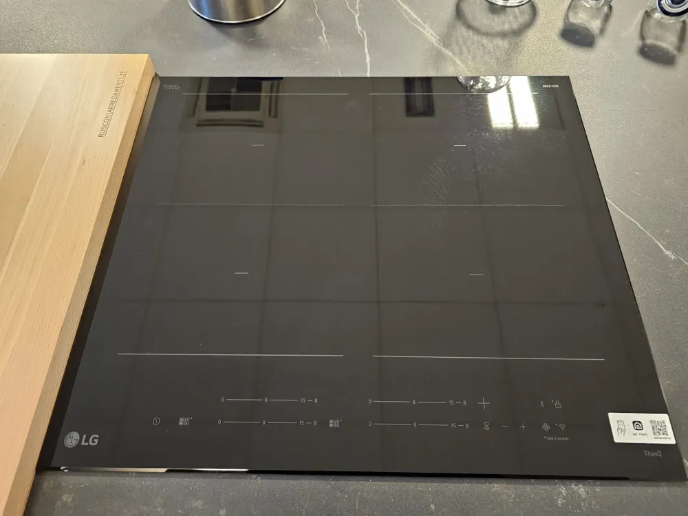 LG Innovativo piano cottura Ci7z2437ba di in offerta- Piano Cottura