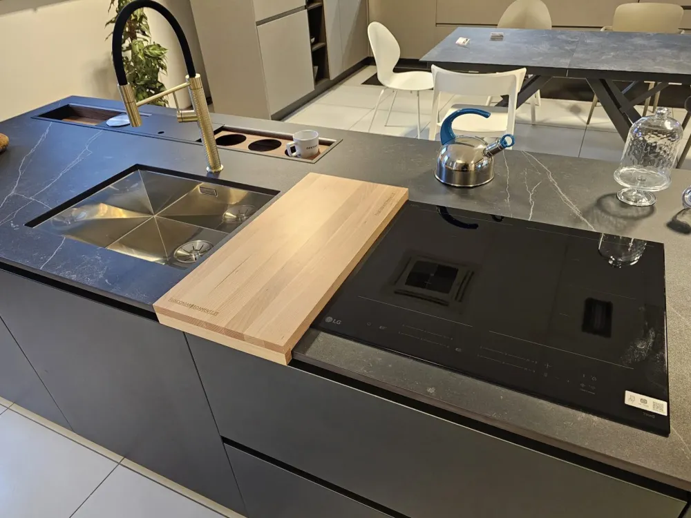 LG Innovativo piano cottura Ci7z2437ba di in offerta- Piano Cottura