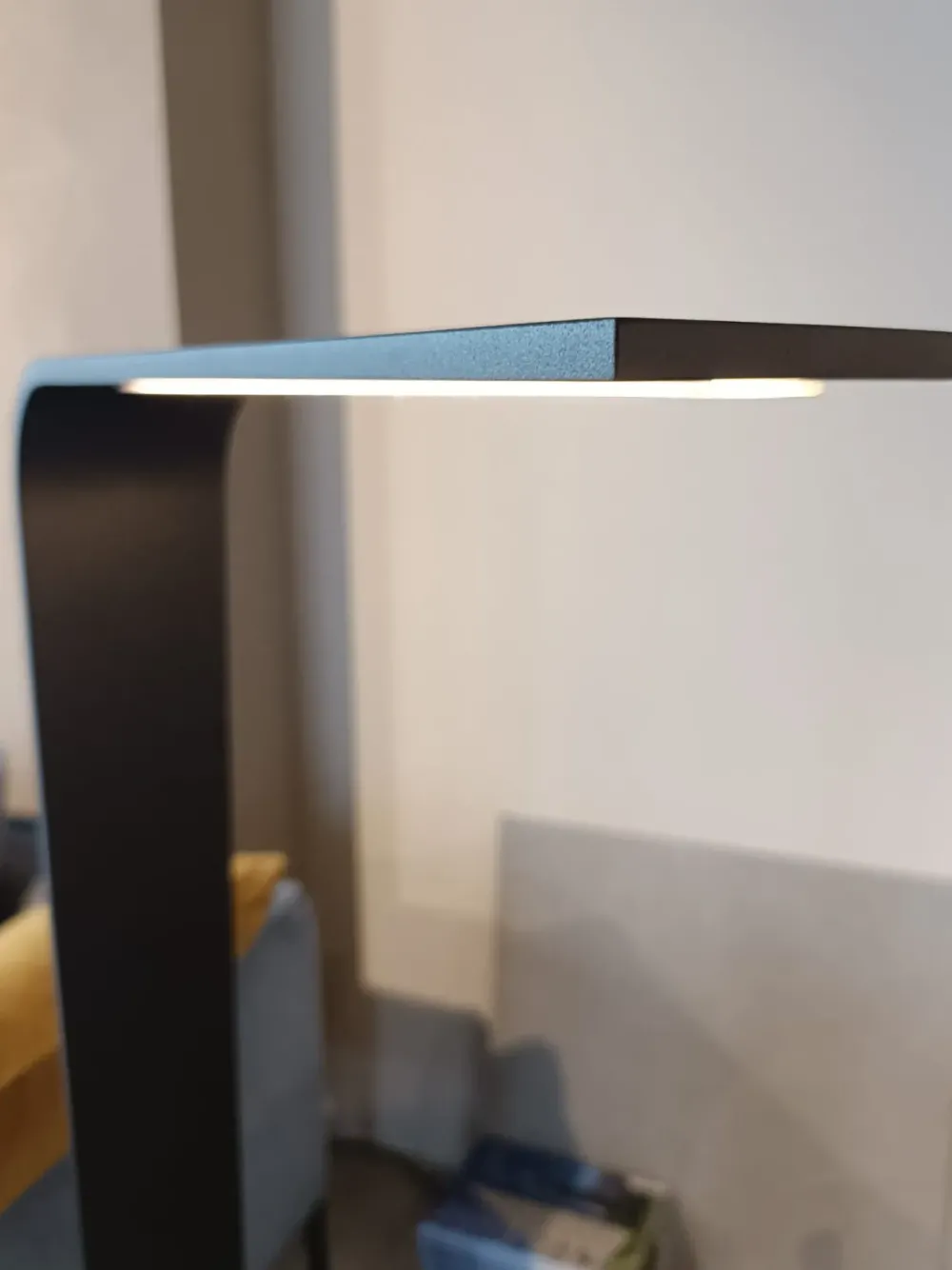 Collezione esclusiva Lampada Nastro floor 563.61 a PREZZI OUTLET- Lampade Da Terra