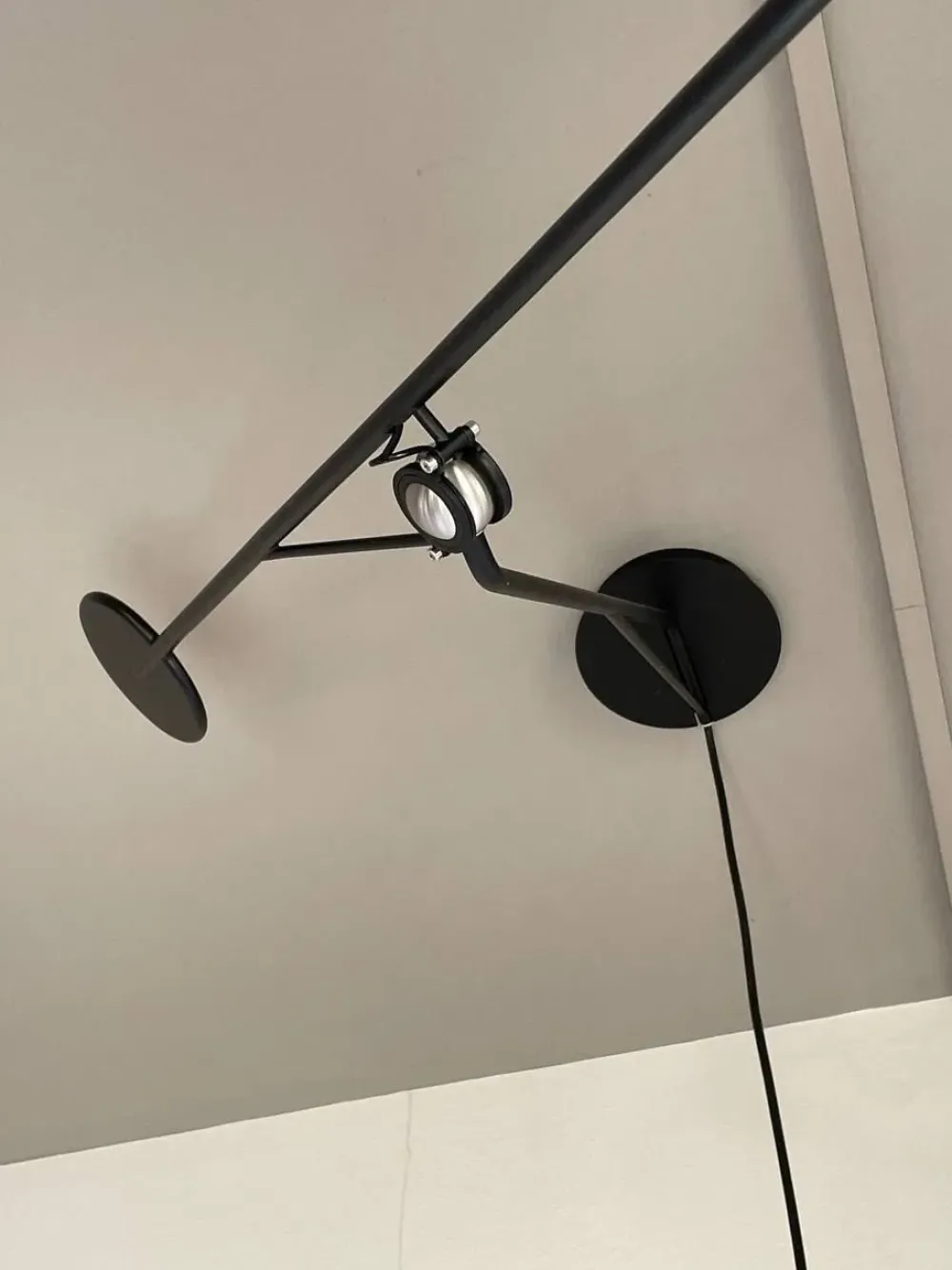 Discount Lampada da parete Aaro wall sw Nero a prezzi convenienti Applique Da Parete