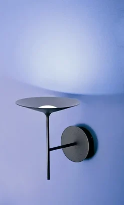 Lampada da parete in metallo Poe wall a prezzo scontato^Linea Light Discount