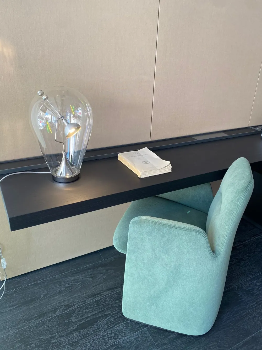 Lampada da tavolo in cristallo Blow in Offerta Outlet^Studio Italia Design Sale