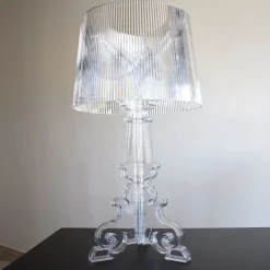 Hot Lampada da tavolo in plastica Bourgie a prezzo Outlet Lampade Da Tavolo