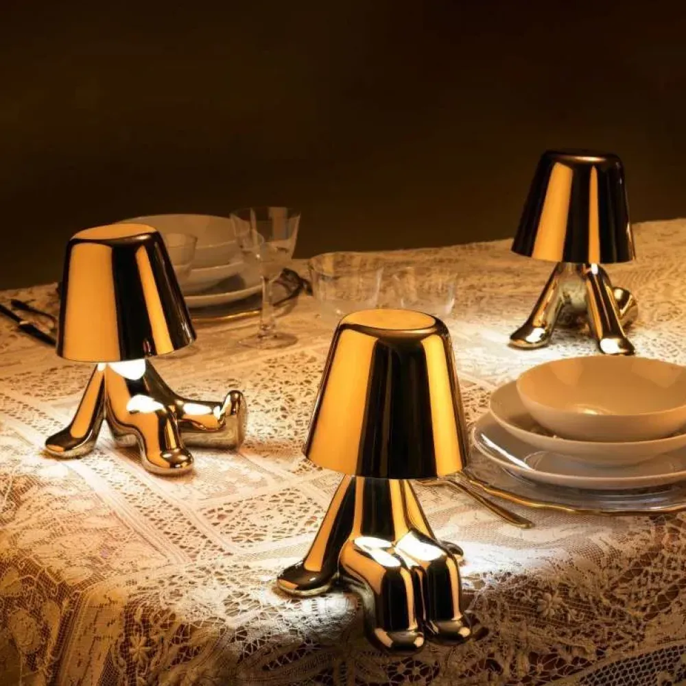 Qeeboo Lampada da tavolo Lampada fratelli d’oro bob a prezzo Outlet- Lampade Da Tavolo