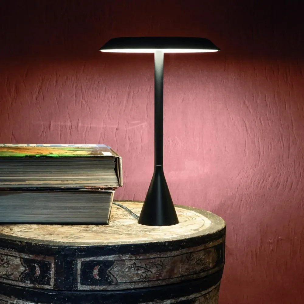 Lampada da tavolo Panama mini led battery a prezzo Outlet^Nemo New