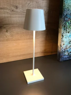 Hot Lampada da tavolo Poldina a prezzo Outlet Lampade Da Tavolo