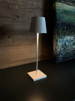 Hot Lampada da tavolo Poldina a prezzo Outlet Lampade Da Tavolo